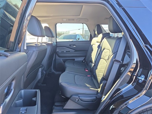 New 2025 Nissan Pathfinder Platinum w/ Cargo Package image 16
