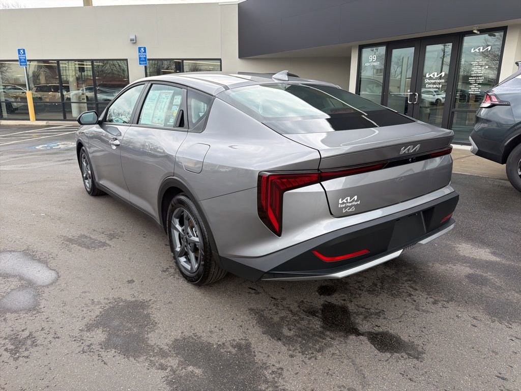 Used 2025 Kia K4 LXS image 8