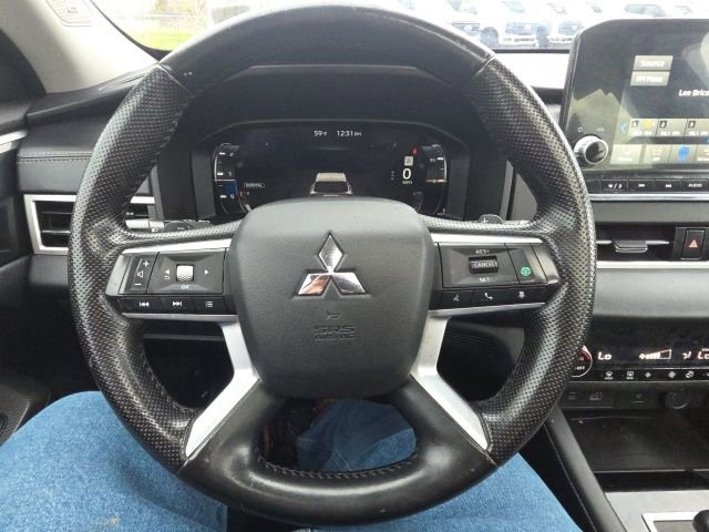 Used 2022 Mitsubishi Outlander SE AWD/4WD image 36