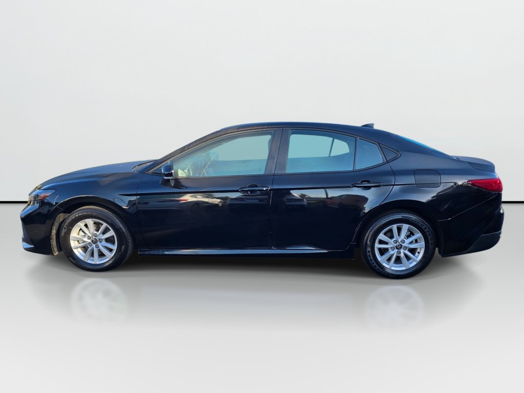 Used 2025 Toyota Camry LE FWD image 3