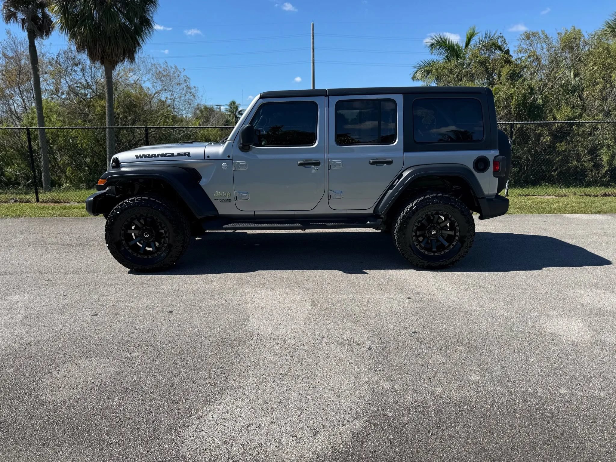 Used 2020 Jeep Wrangler Unlimited Sport S AWD/4WD image 3