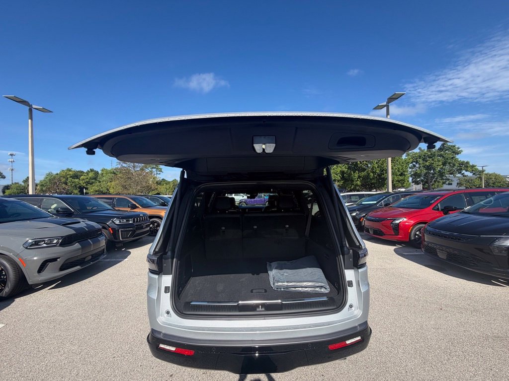 New 2026 Jeep Grand Wagoneer L Summit AWD/4WD image 41