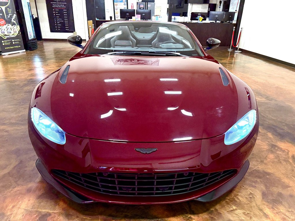 Used 2021 Aston Martin V8 Vantage Roadster image 4