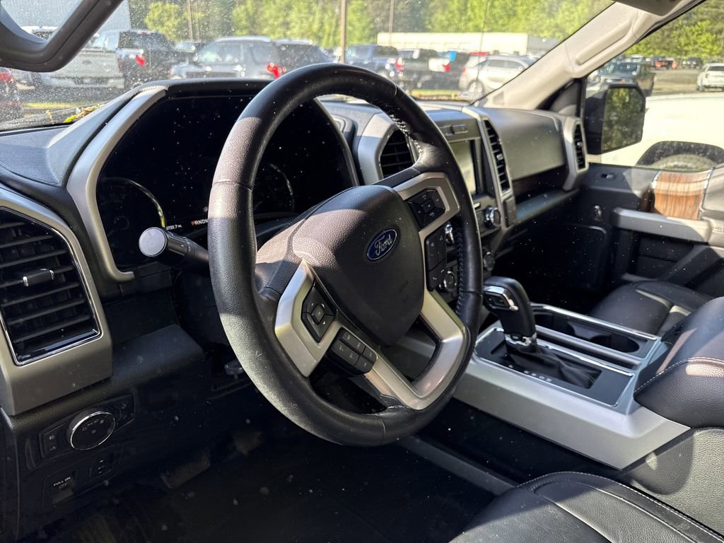 Used 2019 Ford F150 Lariat w/ Trailer Tow Package RWD image 6