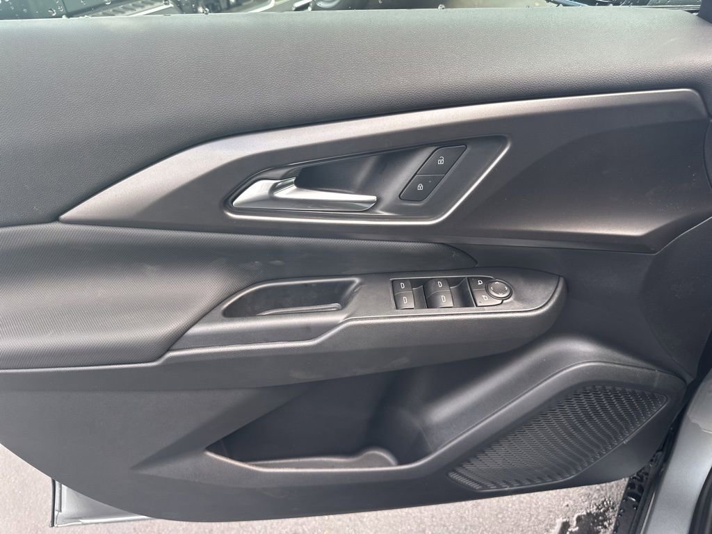 New 2026 Chevrolet Equinox EV LT image 14