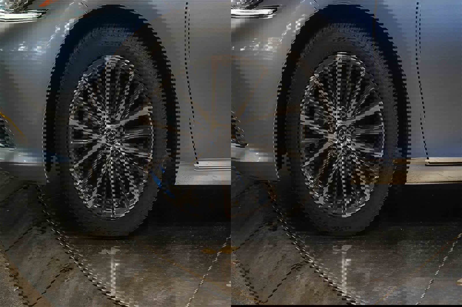 Used 2023 Lexus ES 300h w/ Premium Package image 9