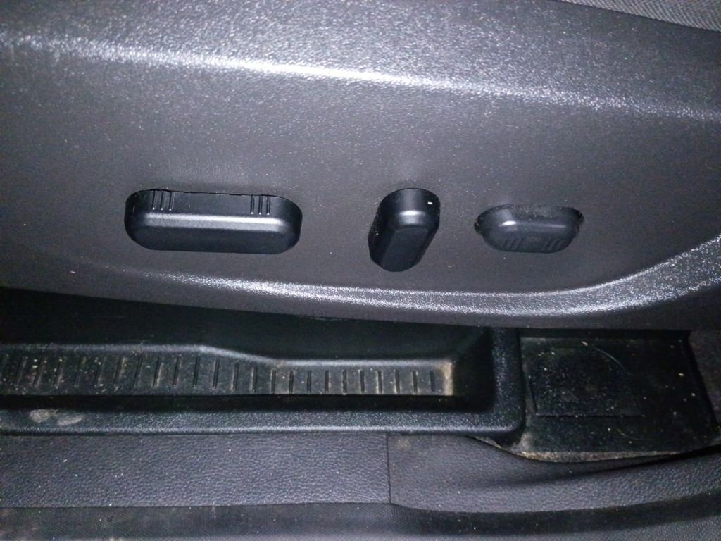 Used 2019 Ford Escape SE image 16