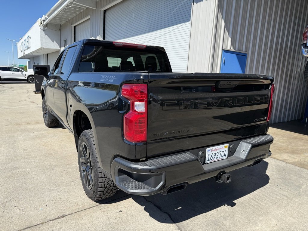 Used 2025 Chevrolet Silverado 1500 Custom Trail Boss w/ Dark Appearance Package image 7