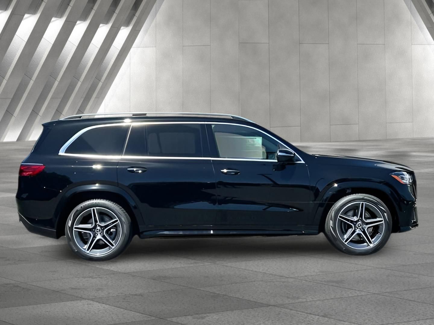 Used 2024 Mercedes-Benz GLS 450 4MATIC image 6