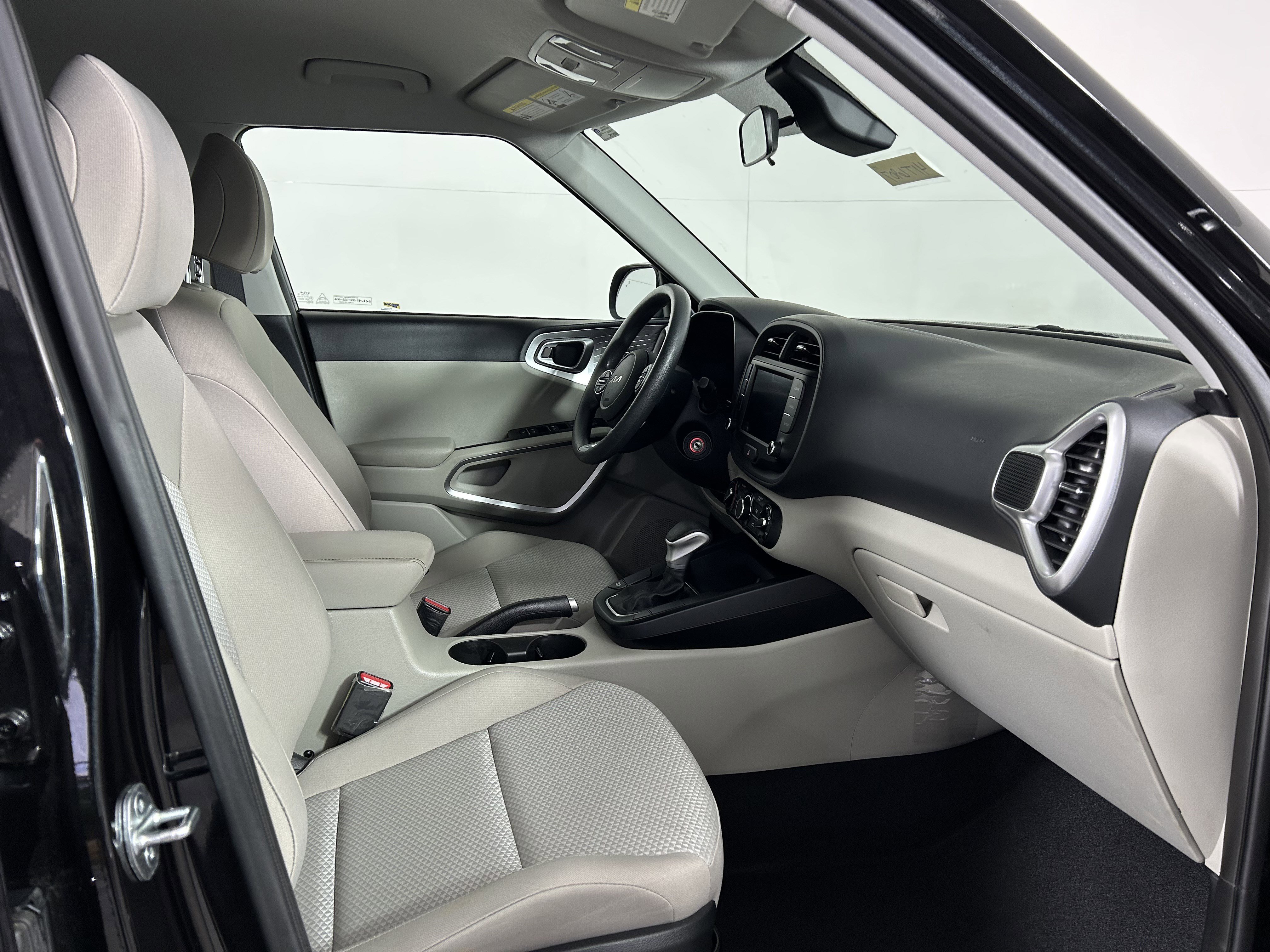 Certified 2023 Kia Soul LX w/ LX Technology Package image 13