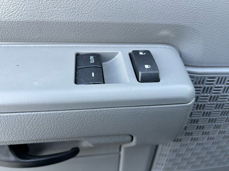 Used 2012 Ford E-350 and Econoline 350 XLT image 12