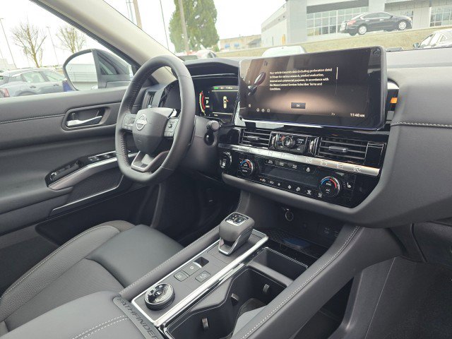 New 2026 Nissan Pathfinder SL image 10