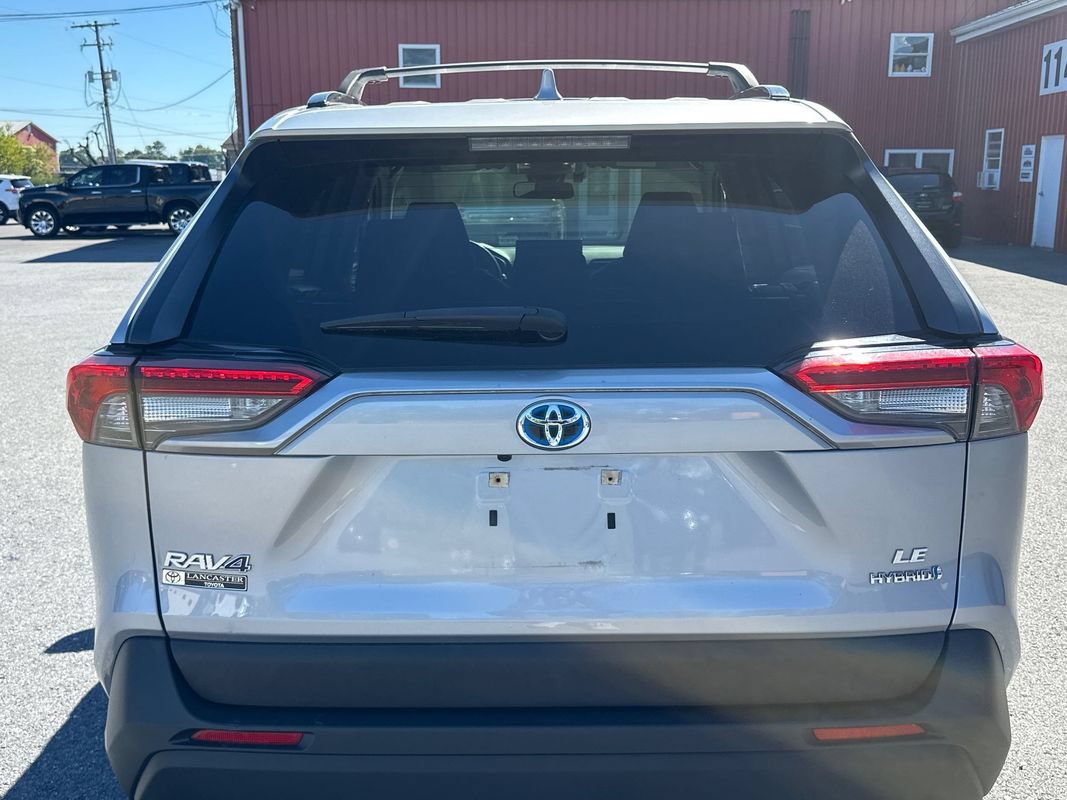 Used 2020 Toyota RAV4 LE w/ Carpet Mat Package AWD/4WD image 5