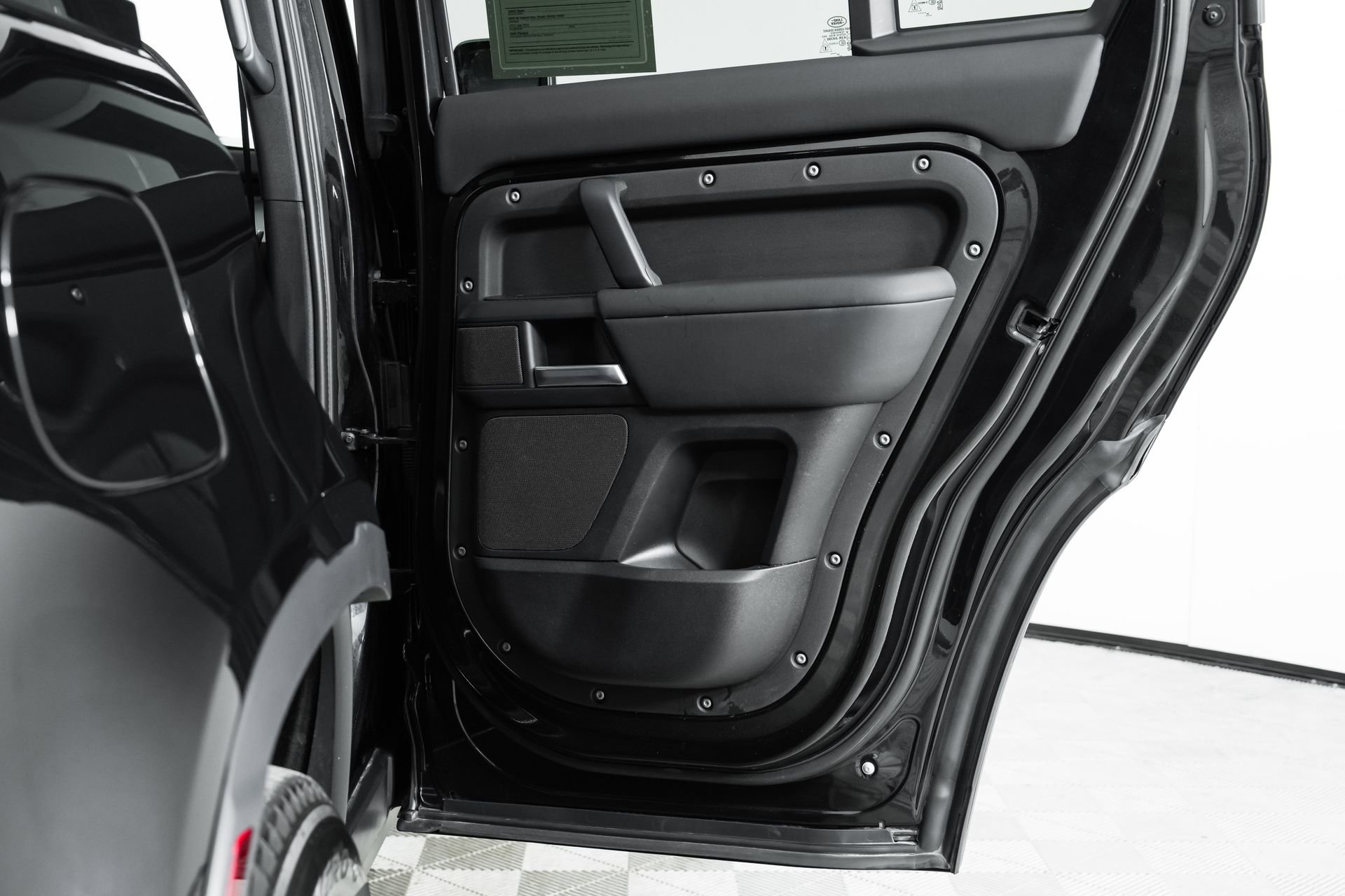 Used 2025 Land Rover Defender 110 S image 74