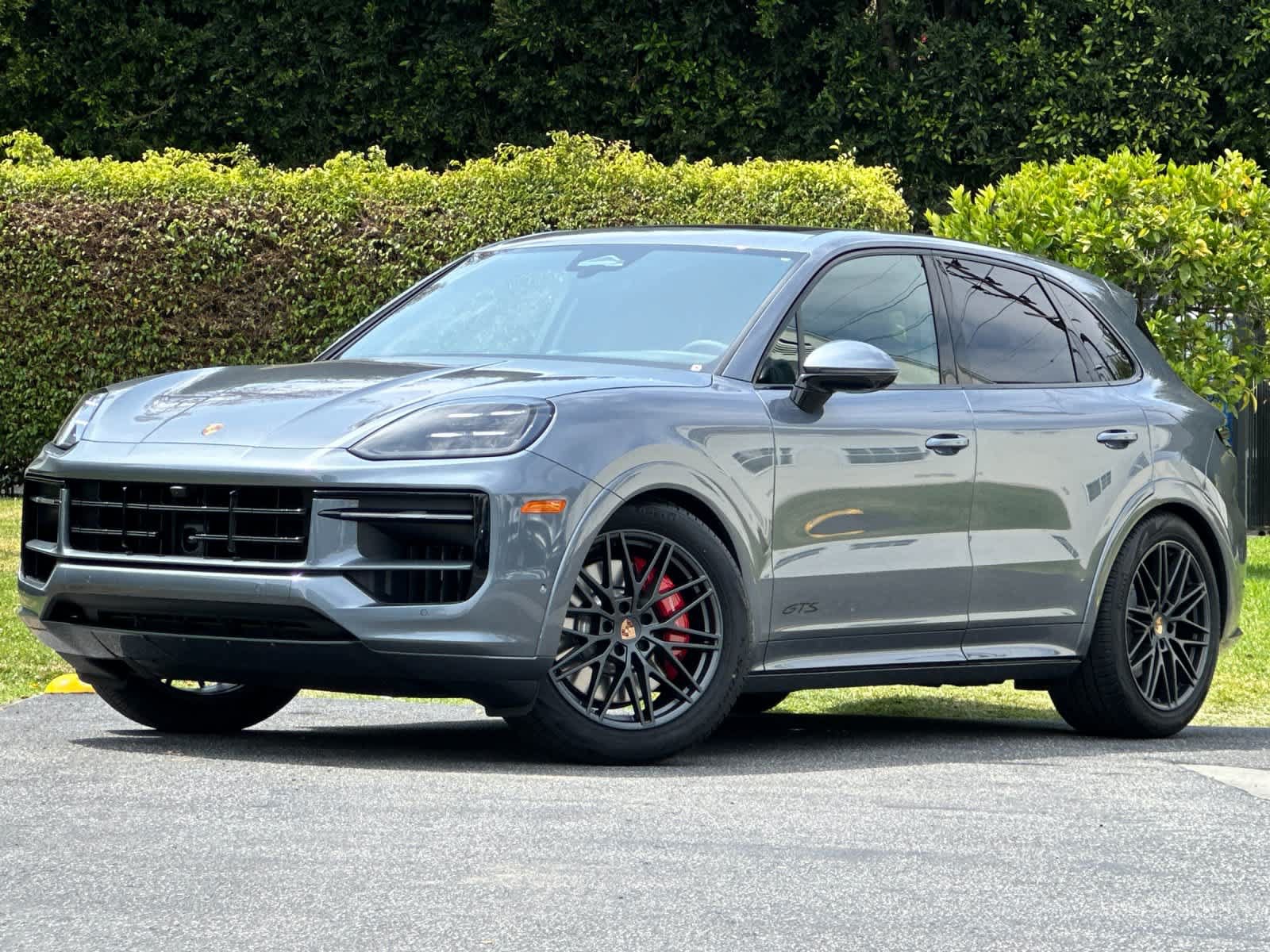 New 2026 Porsche Cayenne GTS AWD/4WD image 1