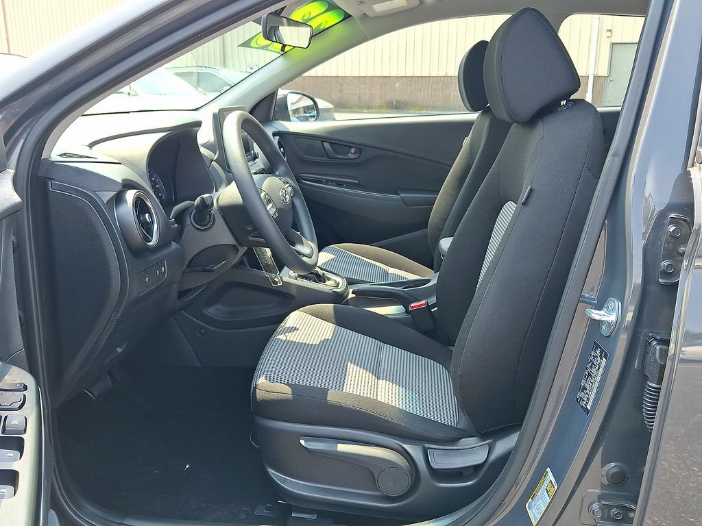 Used 2023 Hyundai Kona SE w/ Cargo Package AWD/4WD image 3