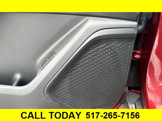 Used 2024 Chevrolet Traverse LT image 25