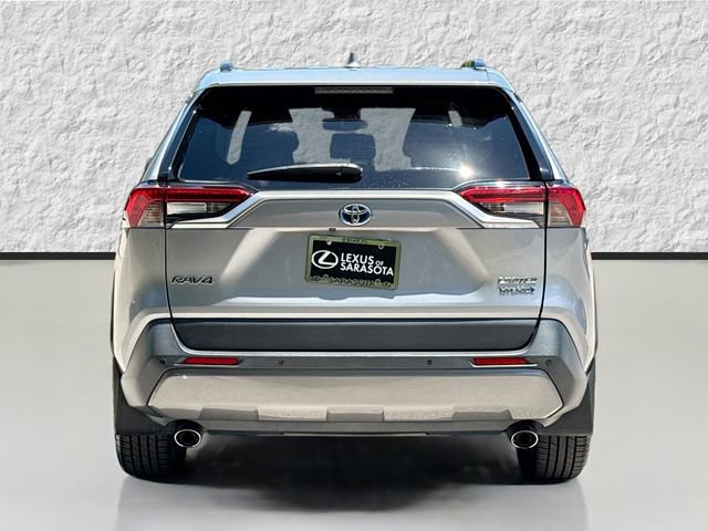 Used 2020 Toyota RAV4 Limited AWD/4WD image 4