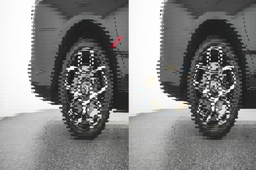 New 2025 Rolls-Royce Cullinan Black Badge image 16