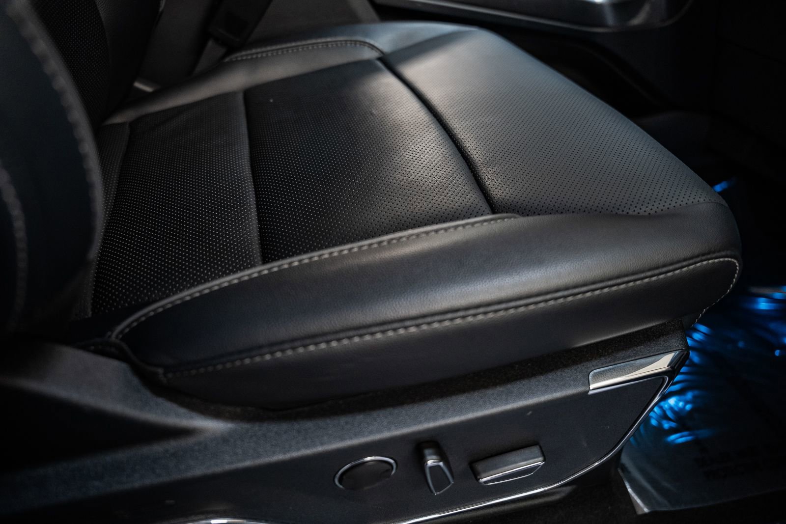 Certified 2023 Ford F150 Lariat w/ Equipment Group 502A High image 36