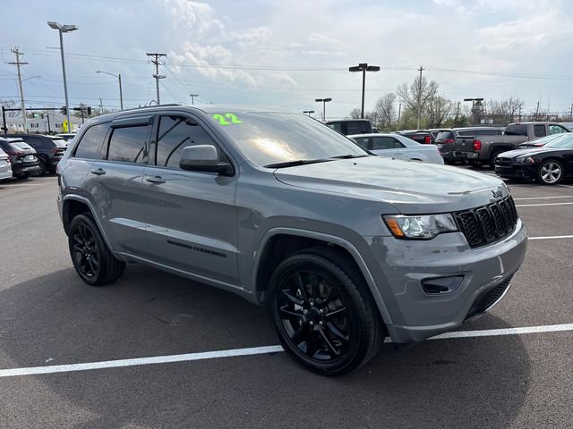 Used 2022 Jeep Grand Cherokee Laredo X AWD/4WD image 6