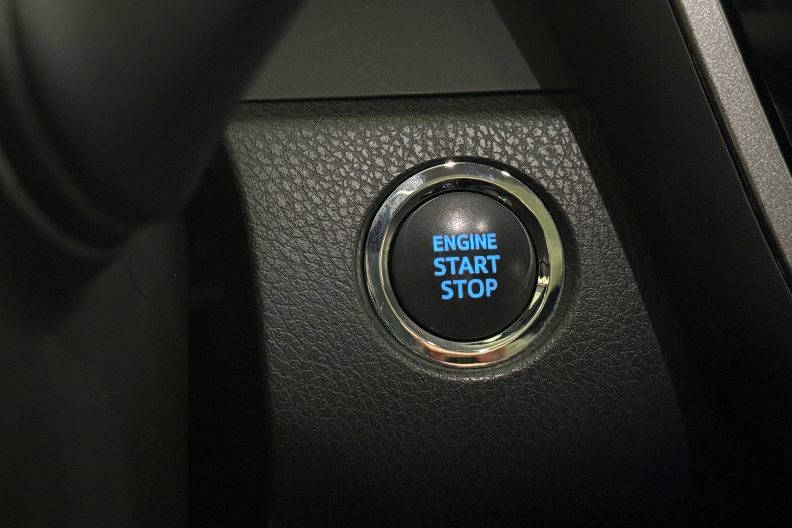 Used 2023 Toyota Camry XSE FWD image 32