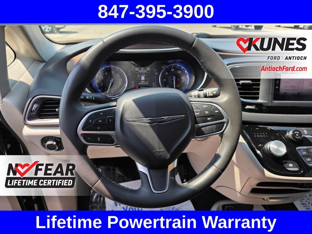 Used 2023 Chrysler Voyager LX FWD image 35