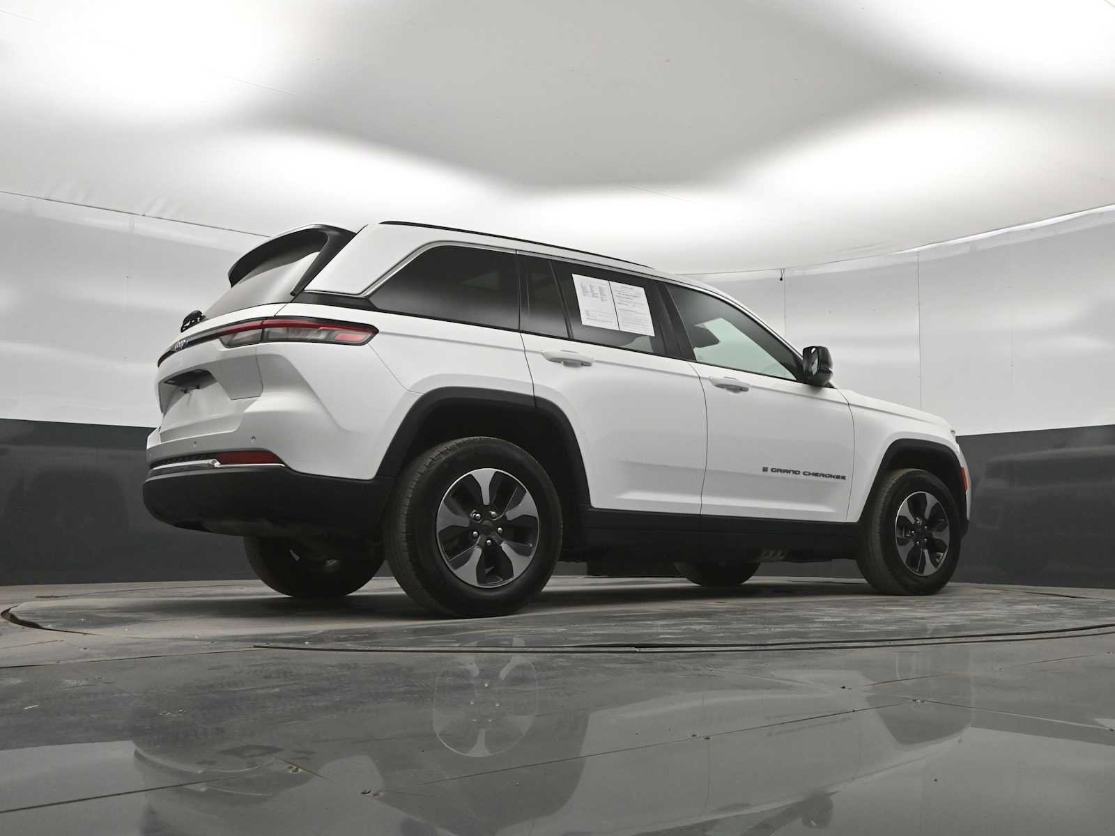 Used 2024 Jeep Grand Cherokee Limited 4xe AWD/4WD image 38