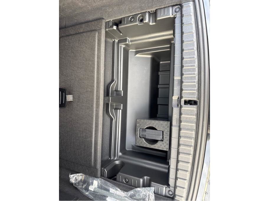 Used 2023 BMW iX xDrive50 w/ Sport Package image 30