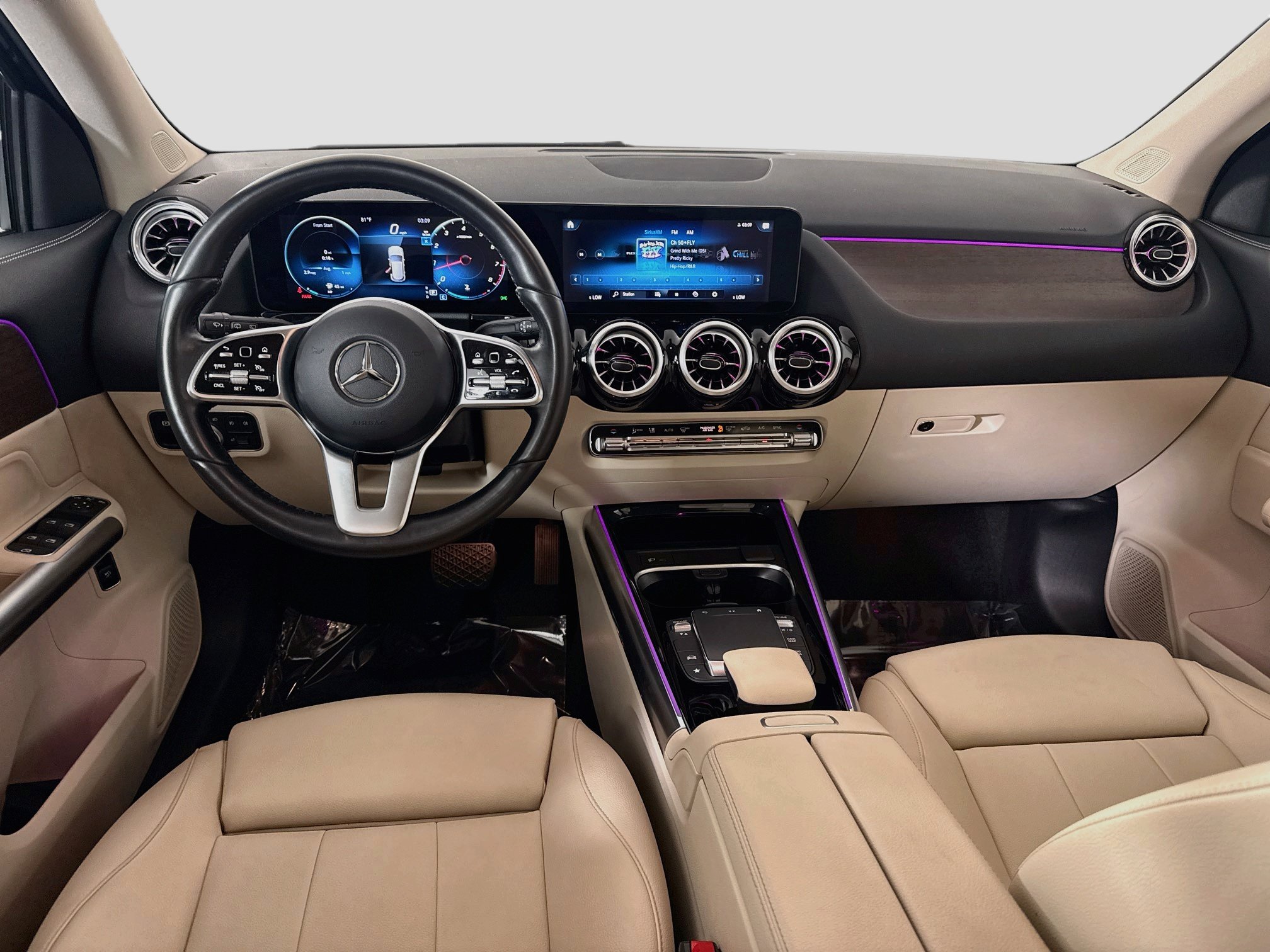 Used 2023 Mercedes-Benz GLA 250 4MATIC w/ Premium Package image 17