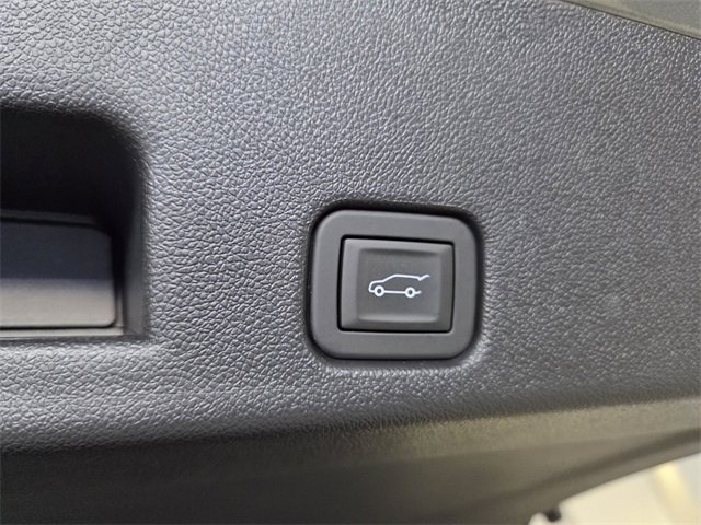 Used 2025 Chevrolet Traverse Z71 w/ Driver Confidence Package image 16