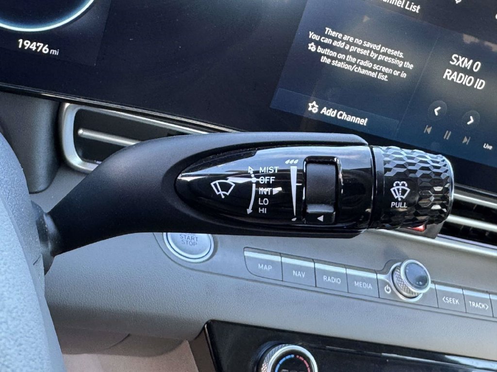 Used 2024 Hyundai Elantra SEL FWD image 21