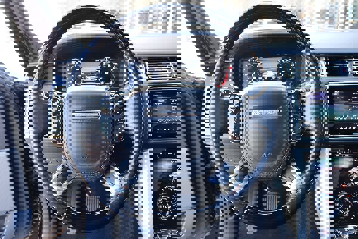 Used 2018 Land Rover Range Rover HSE image 14