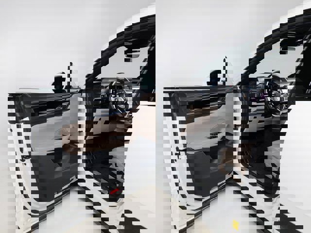 New 2026 Porsche Macan 4 Electric image 25