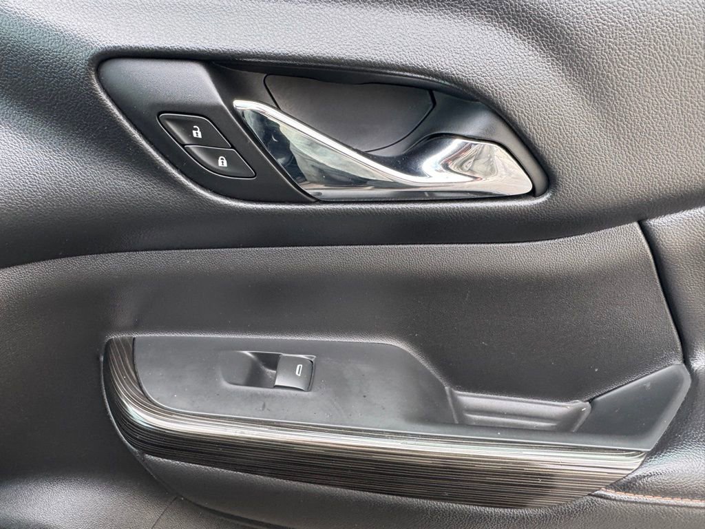 Used 2017 GMC Acadia SLE w/ Driver Alert Package I image 32