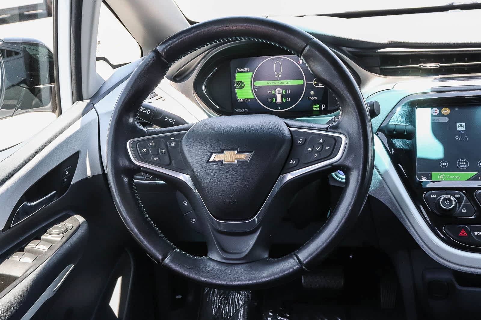 Used 2020 Chevrolet Bolt Premier FWD image 21