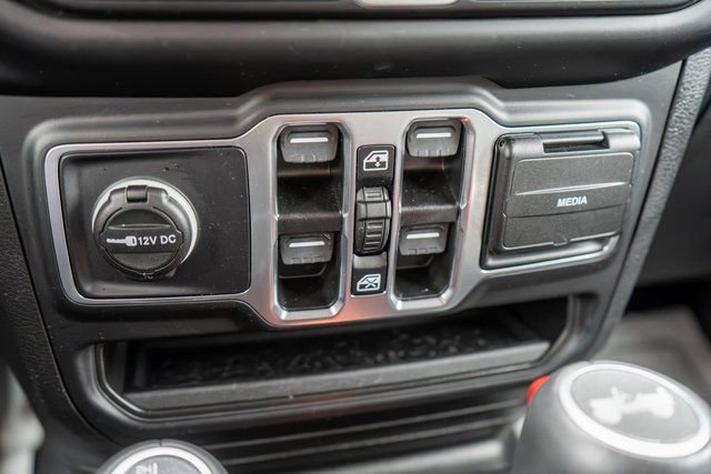 Used 2023 Jeep Wrangler Unlimited Sahara AWD/4WD image 25