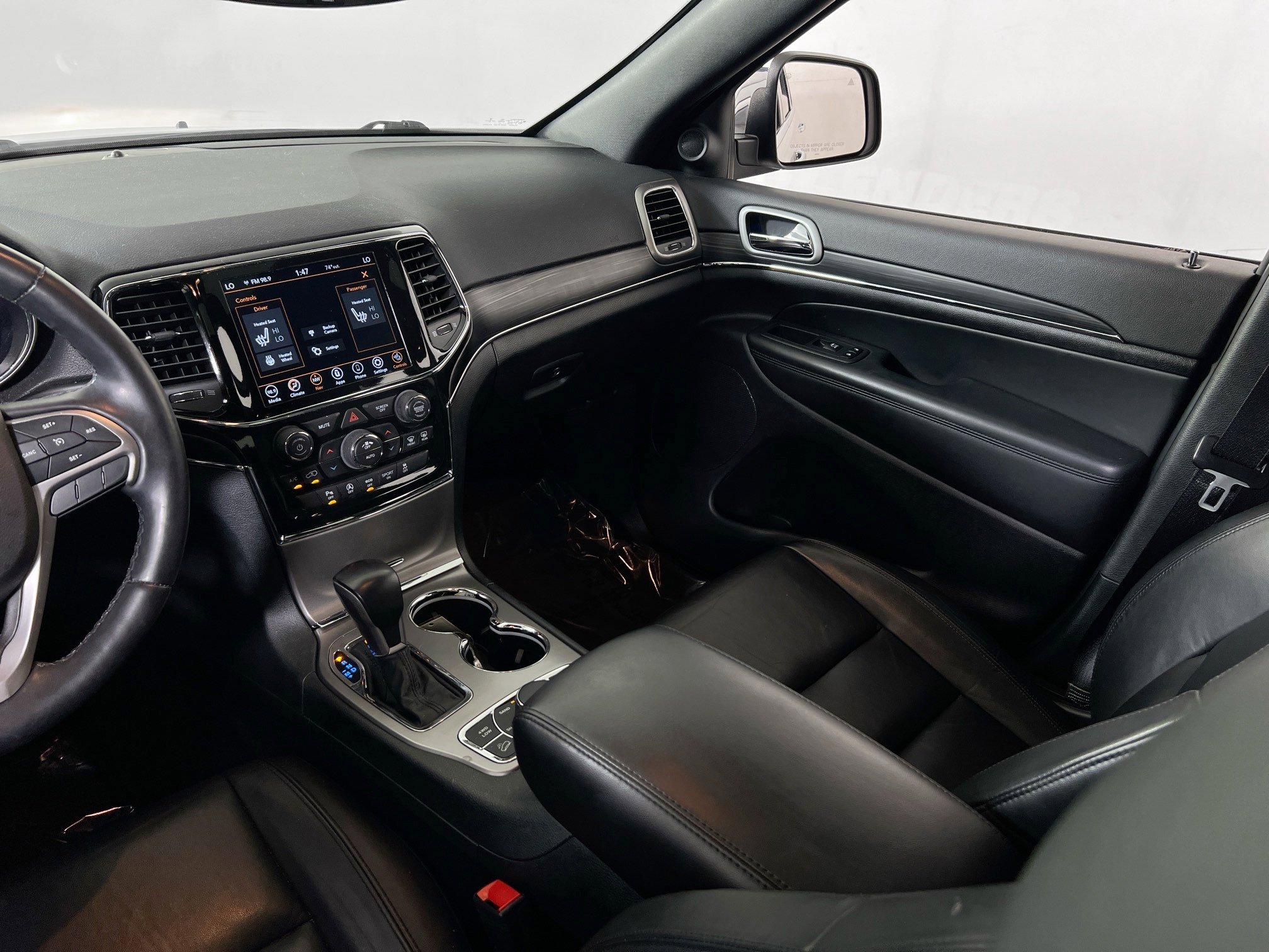 Used 2022 Jeep Grand Cherokee Limited image 24