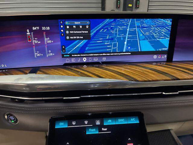 Used 2025 Cadillac Escalade ESV Sport Platinum w/ LPO, Floor Liner Package AWD/4WD image 51
