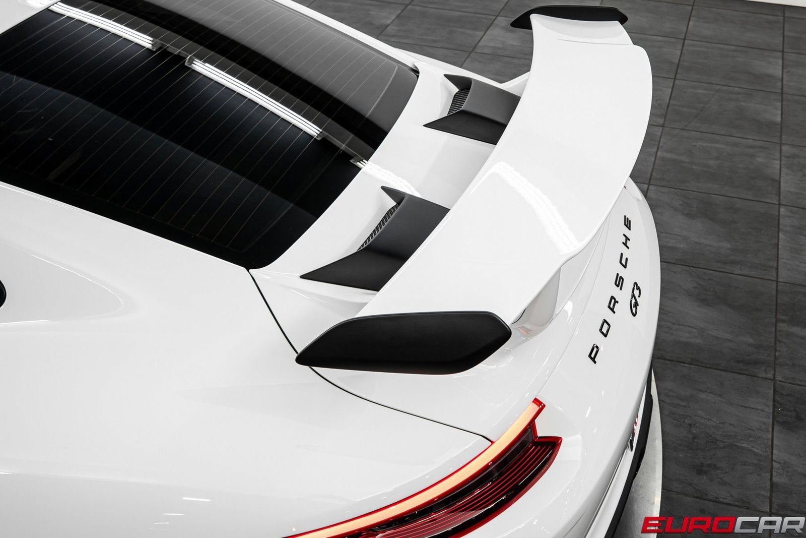 Used 2018 Porsche 911 GT3 RWD image 19