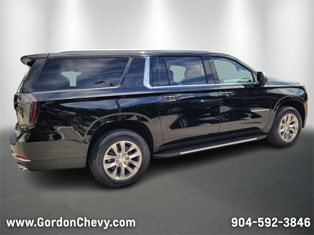 New 2025 Chevrolet Suburban Premier image 7