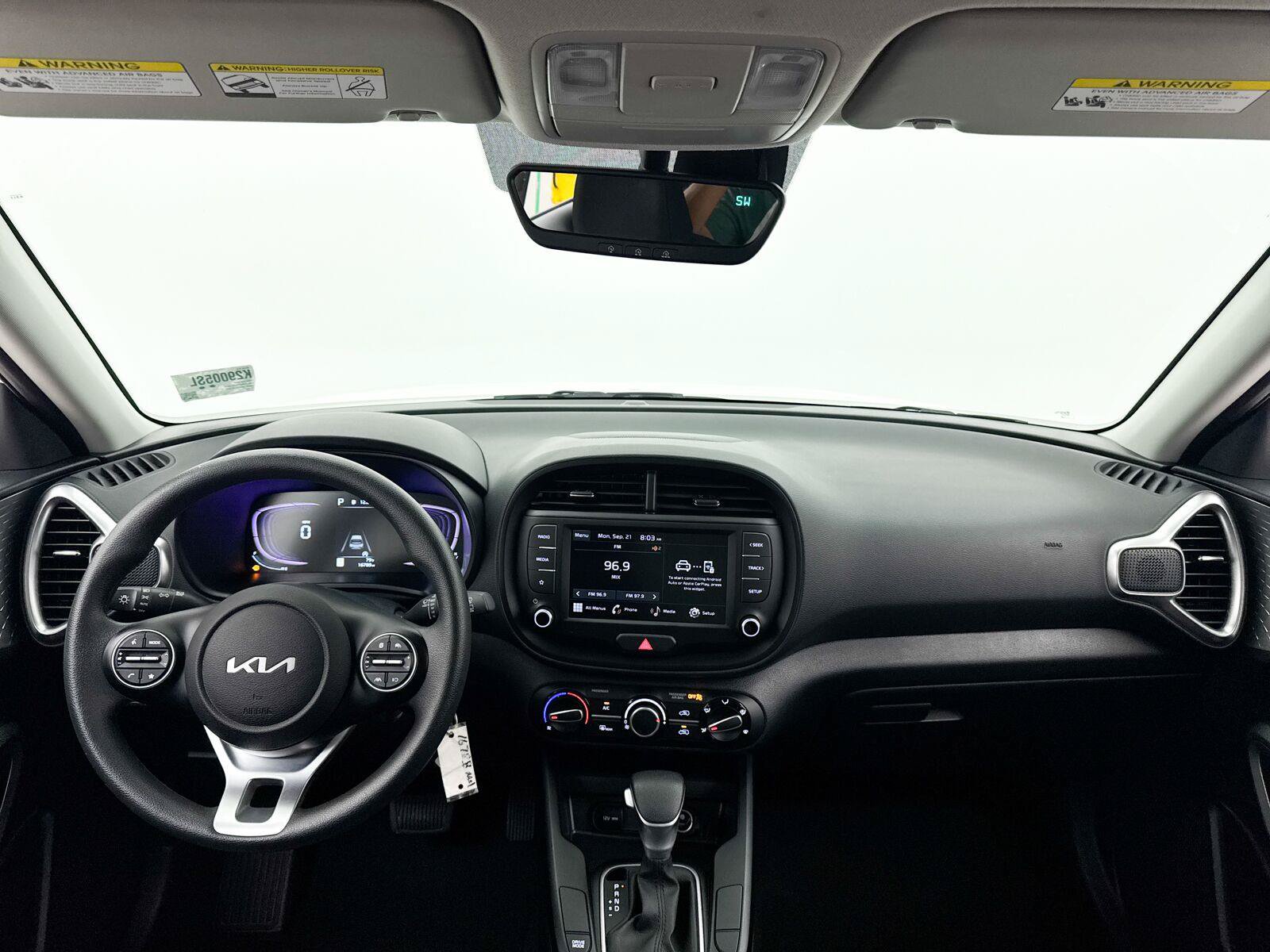 Used 2025 Kia Soul LX w/ LX Technology Package FWD image 20