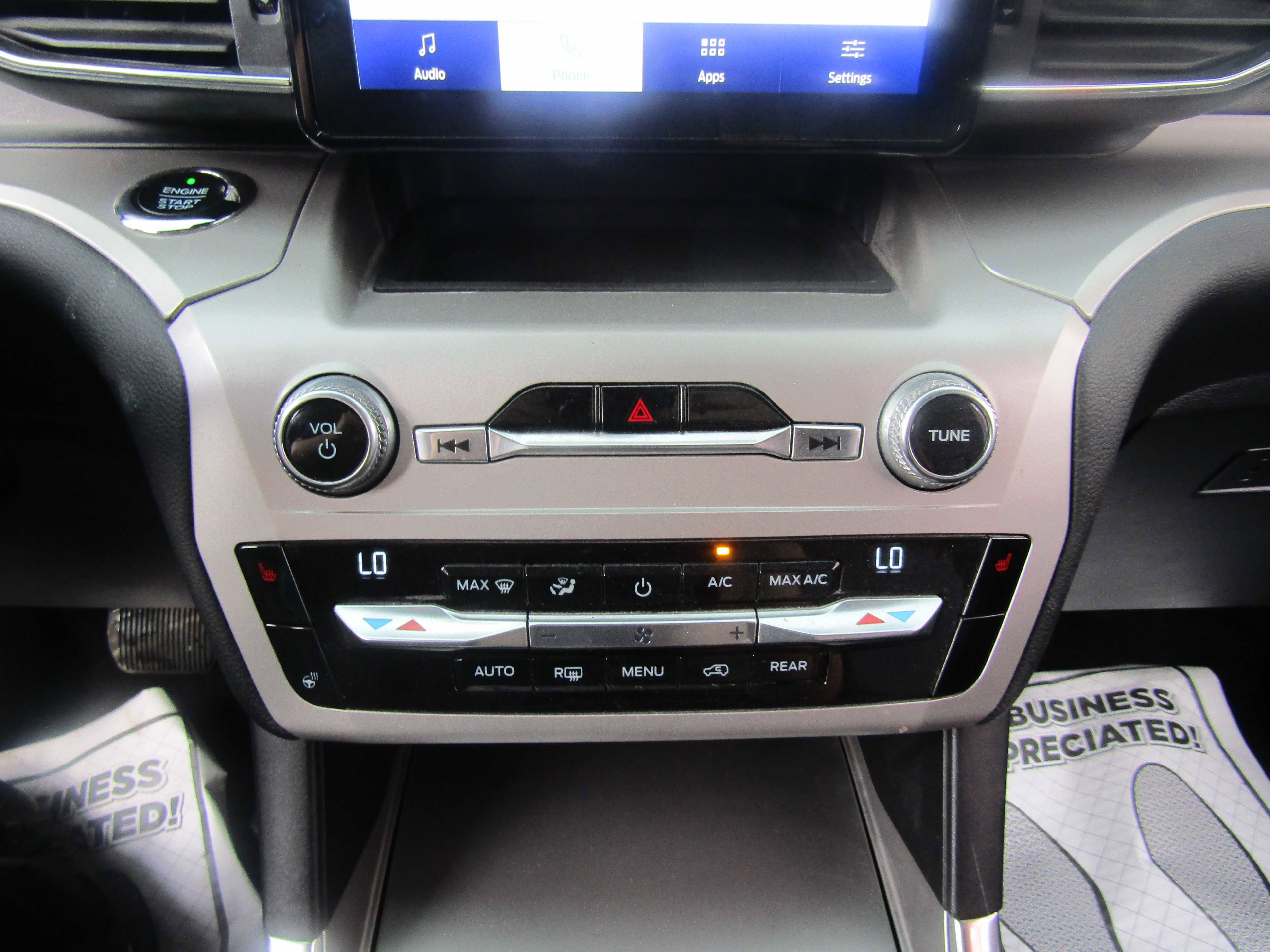 Used 2021 Ford Explorer XLT w/ Equipment Group 202A AWD/4WD image 18