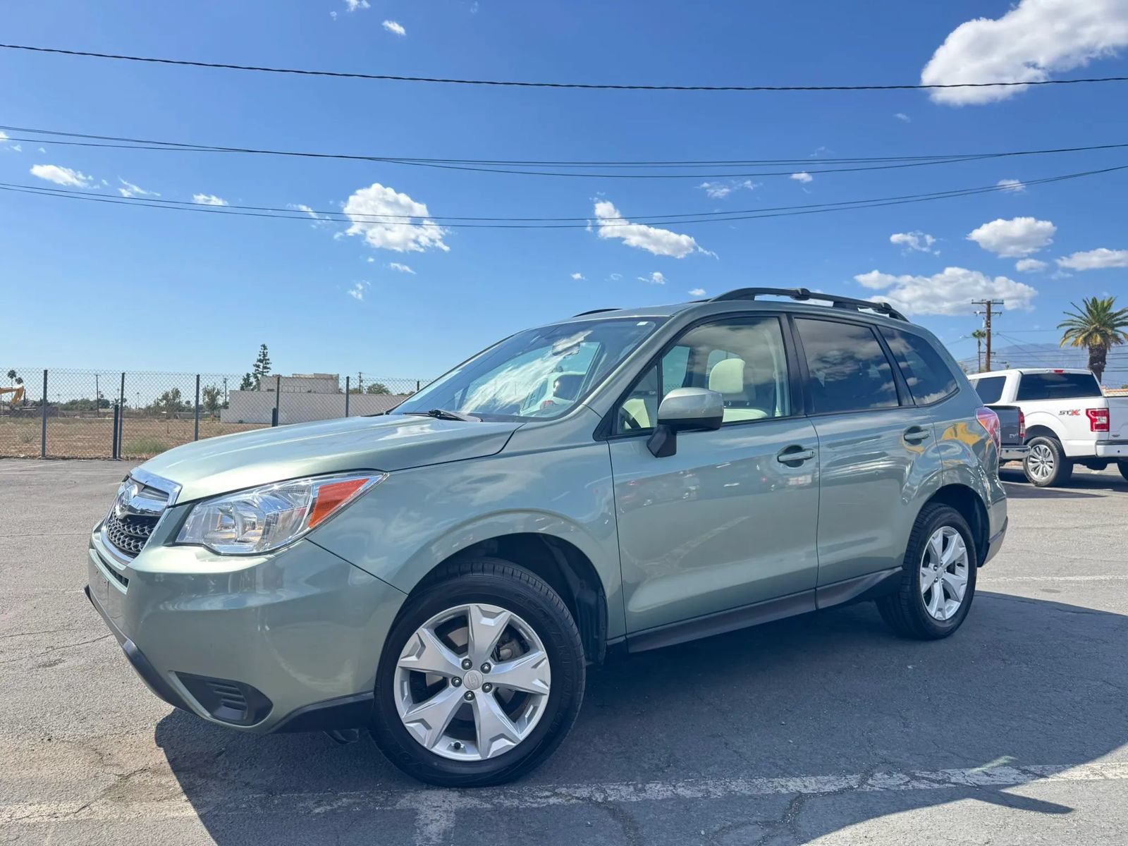 Used 2016 Subaru Forester 2.5i Premium w/ All-Weather Package AWD/4WD image 2