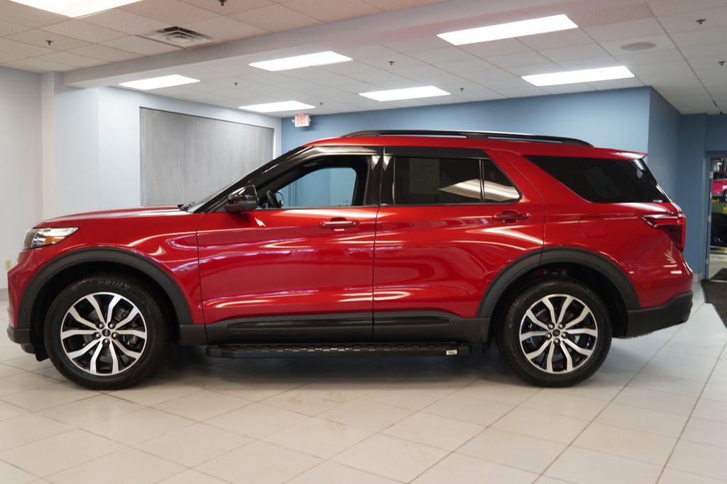 Used 2020 Ford Explorer ST AWD/4WD image 2