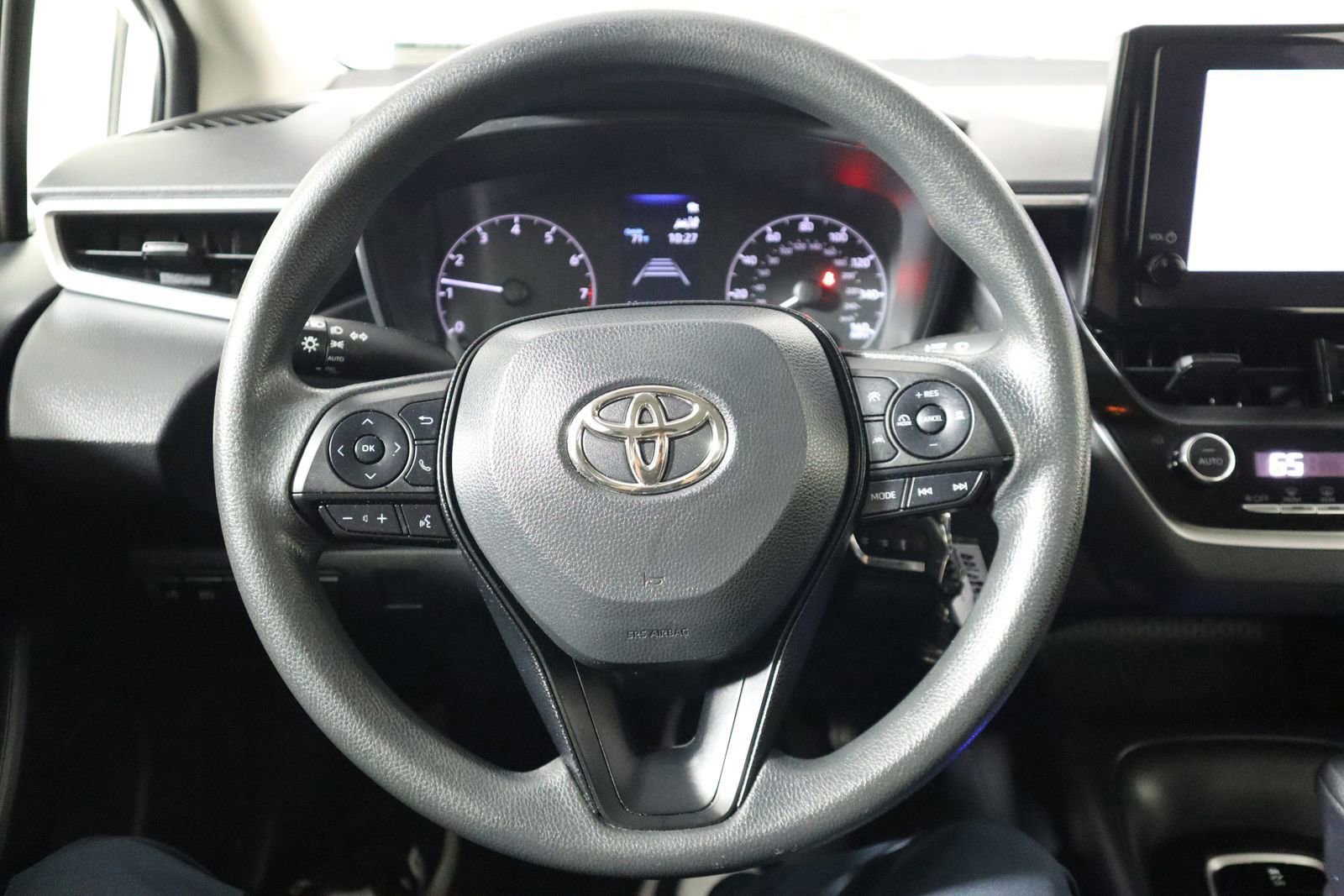 Used 2023 Toyota Corolla LE image 31