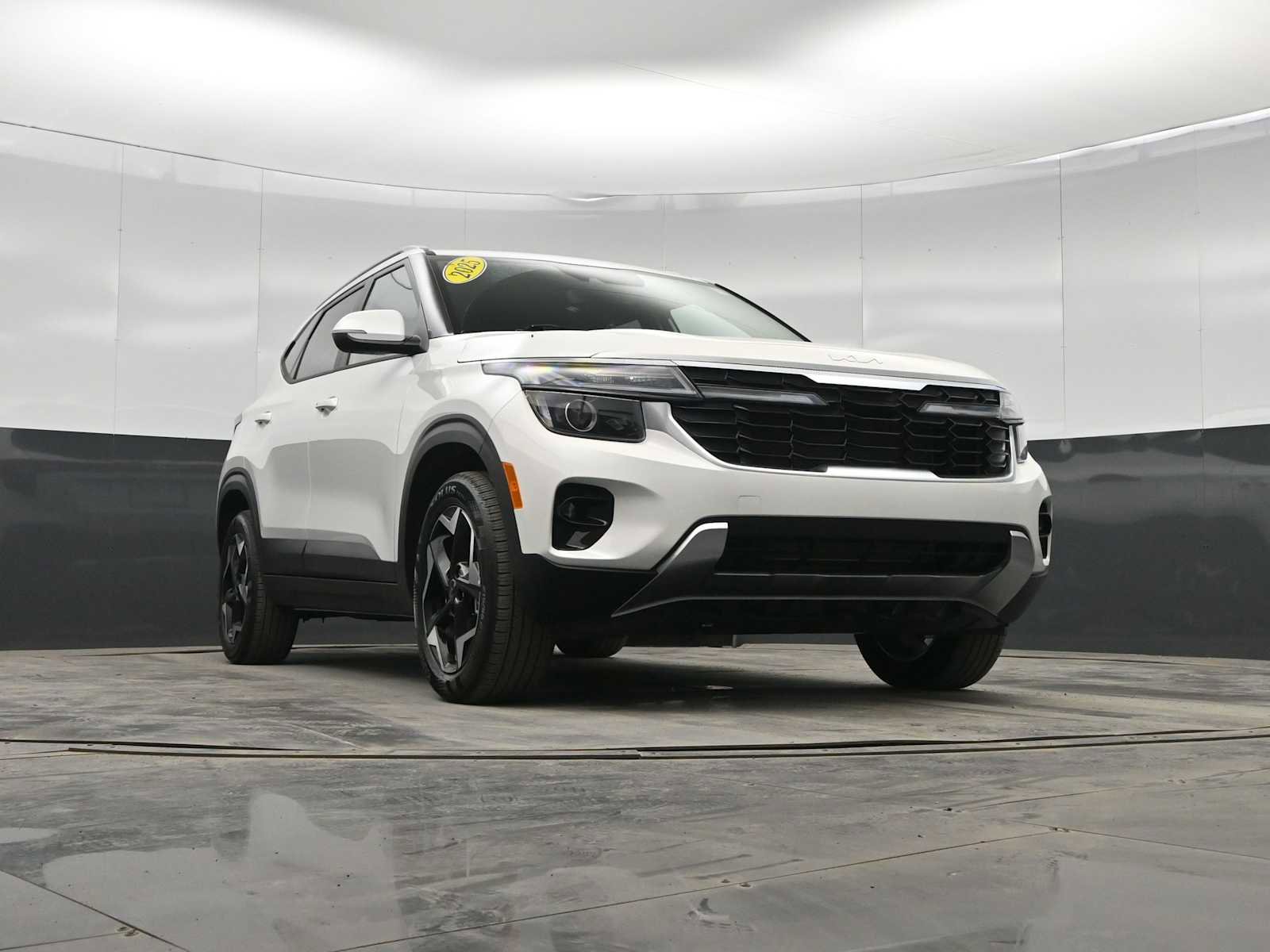 Used 2025 Kia Seltos S image 30