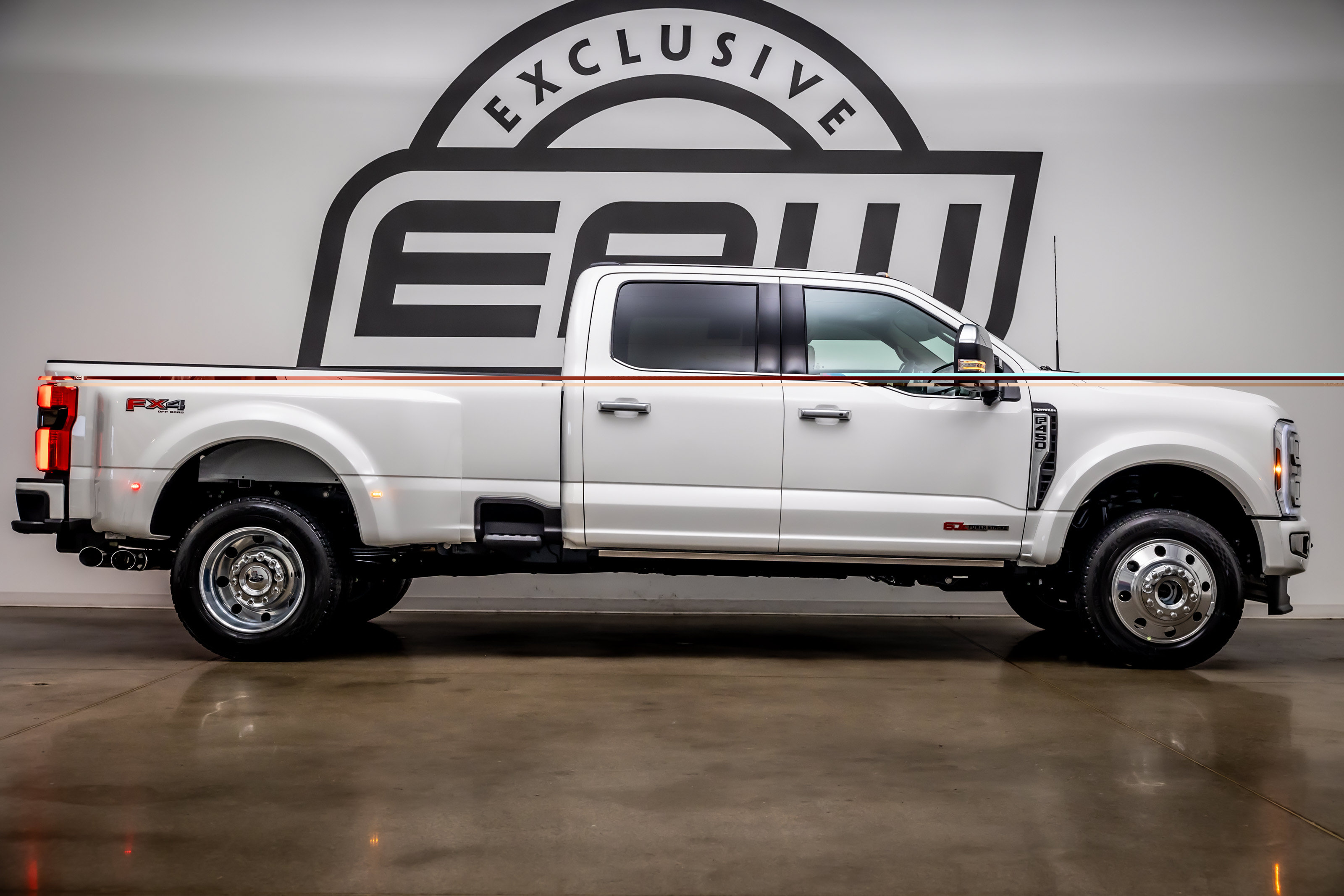 Used 2026 Ford F450 Platinum w/ Platinum Plus Package AWD/4WD image 9
