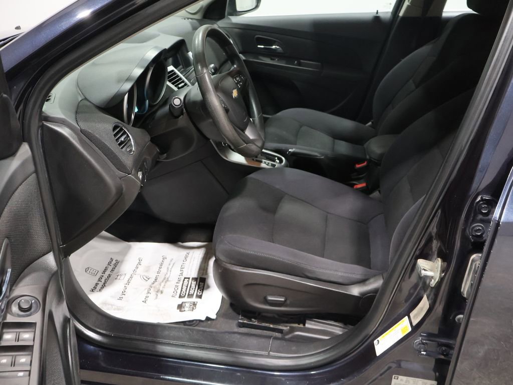 Used 2015 Chevrolet Cruze LT image 11