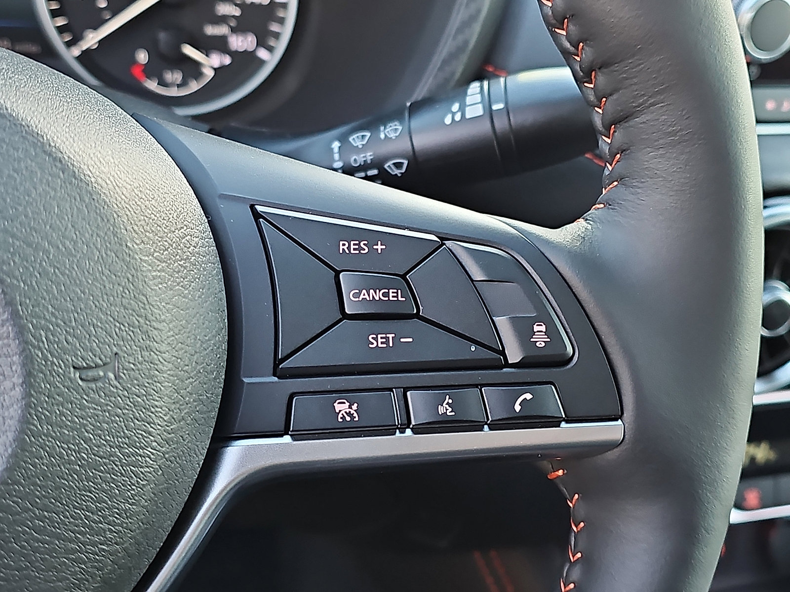 Used 2025 Nissan Sentra SR w/ SR Premium Package FWD image 23